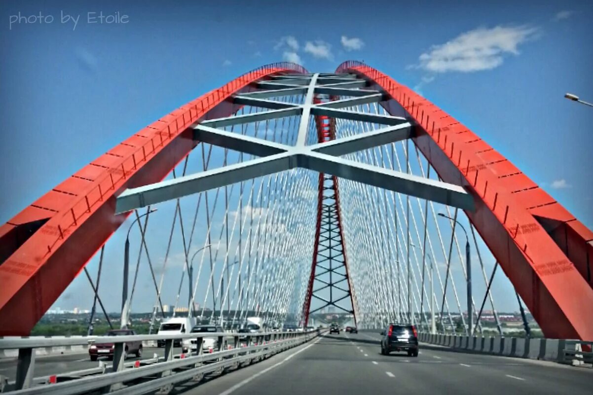 Александровская колонна бугринский мост. Александровская колонна бугринский мост. Бугринский мост нск ночью. Бугринский мост новосибирск. Мост в новосибирске ночью.