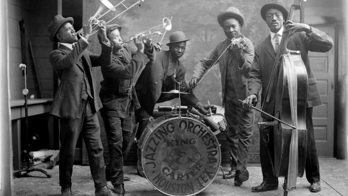 50 года джаз. Джазовый оркестр Луи Армстронга. Джаз 20 века. Джаз бэнд 1930.