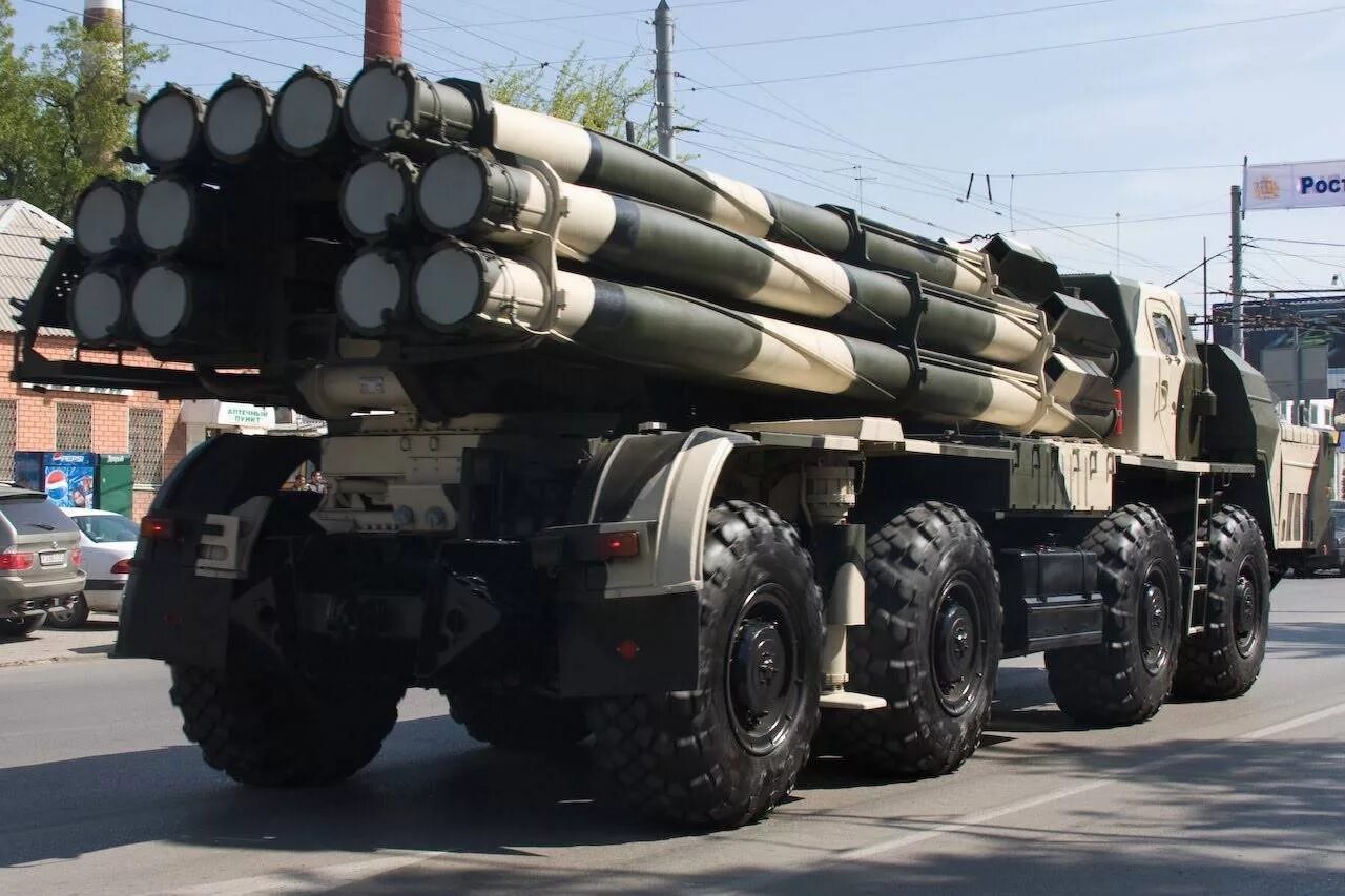 Реактивные установки залпового огня. Рсзо 9к58 «смерч». торнадо рсзо 300мм. рсзо бм-30 «смерч». реактивная система залпового огня 9к58 смерч.