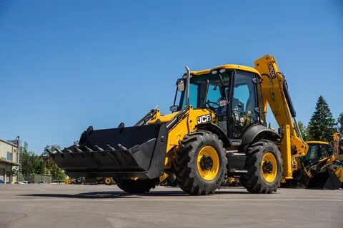 Трактор экскаватор погрузчик jcb