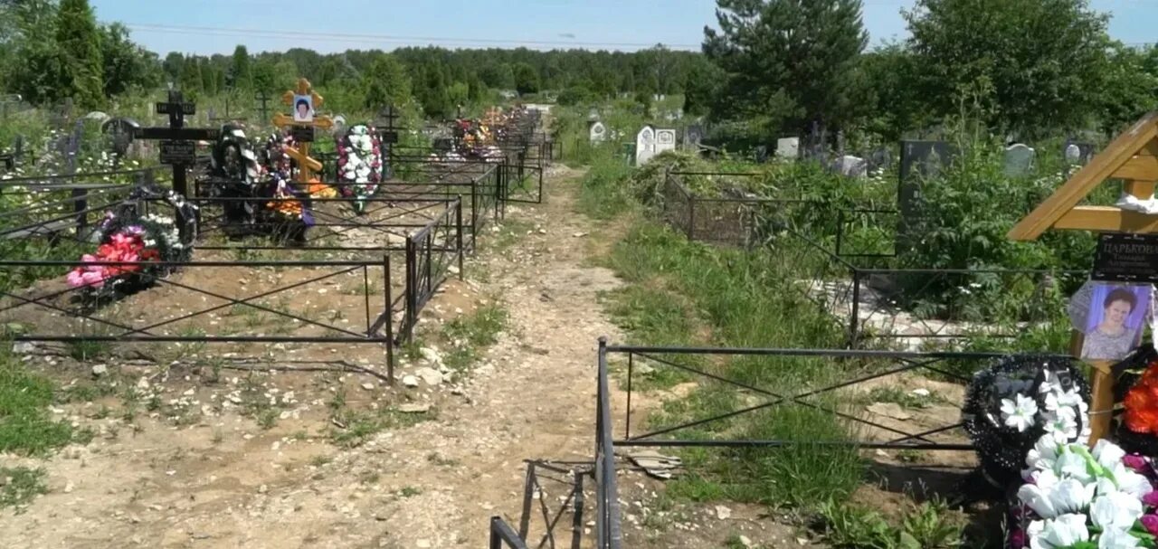 Кладбище Новомосковск Тульская. Городское кладбище Новомосковск. Г. Солнечногорск кладбище. В какой день можно на кладбище