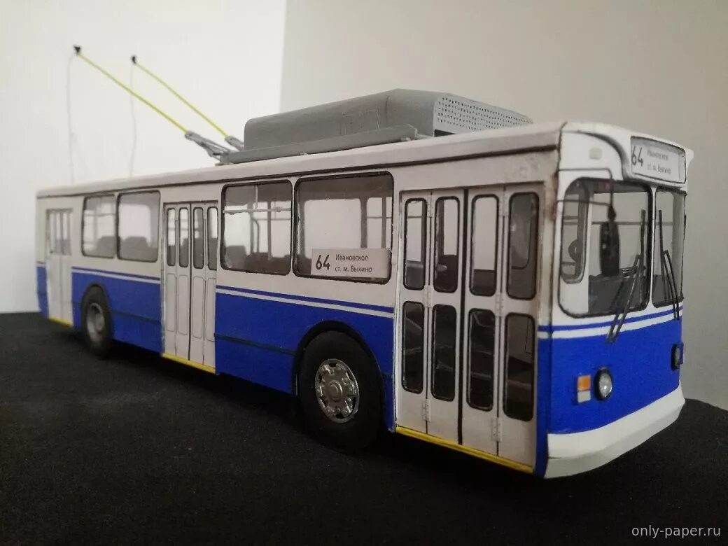 ЗИУ 682 модель. Модель троллейбуса ЗИУ-682. ЗИУ 1/43. МТРЗ ЛИАЗ 5256.