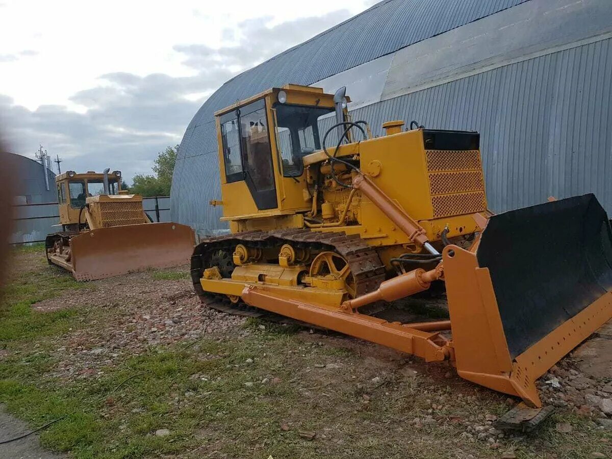бульдозер чтз б10м. бульдозер чтз т-170. чтз бульдозер б9б. трактор бульдозер б-10мб. карьерный бульдозер.