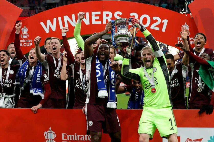 Лестер англия. Лестер чемпион англии. Лестер чемпион 2016. Лестер сити чемпион англии 2015/2016. Лестер становится чемпионом англии по футболу год.