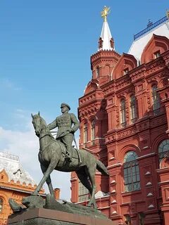 Памятник кому установлен на красной площади ярославля