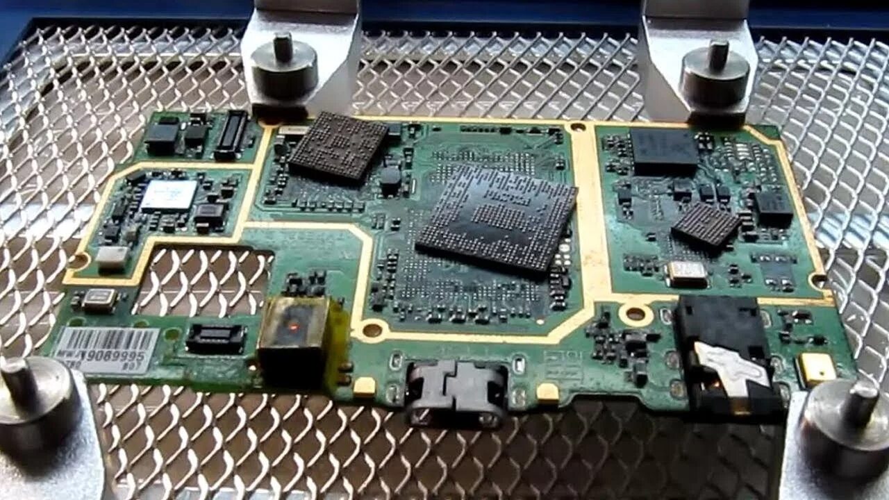 Реболлинг бга чипов. Реболл видеочипа. Реболл ps4. Пайка бга микросхем. Iphone 6 ребол процессора.