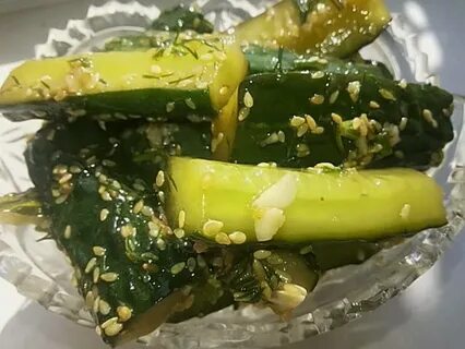 Соленые огурцы с чесноком и зеленью