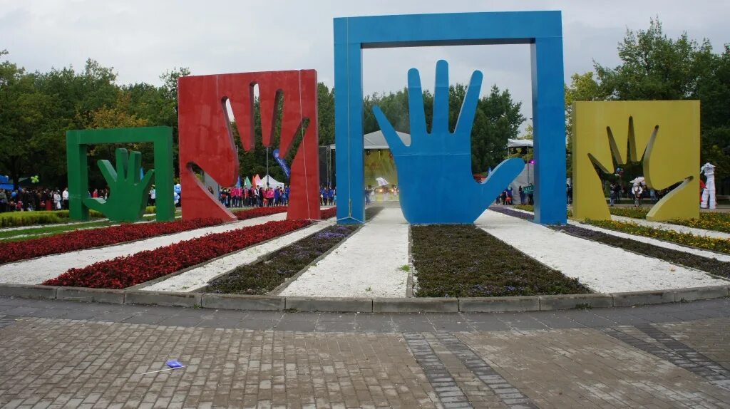 Парк 50 летия октября кафе. Осторожно беспилотные парк 50 летия. Парк пятидесятилетия октября москва. Парк 50 летия октября ладошки. Осторожно беспилотные парк 50 летия.