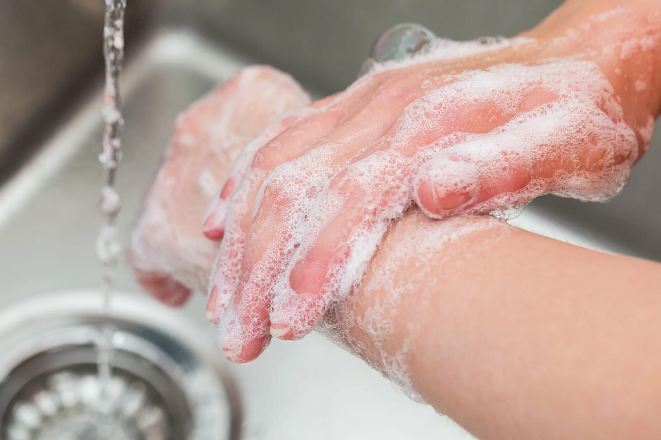 Мытье рук с мылом. Гигиена рук. Мыть руки. Мыло для рук.
