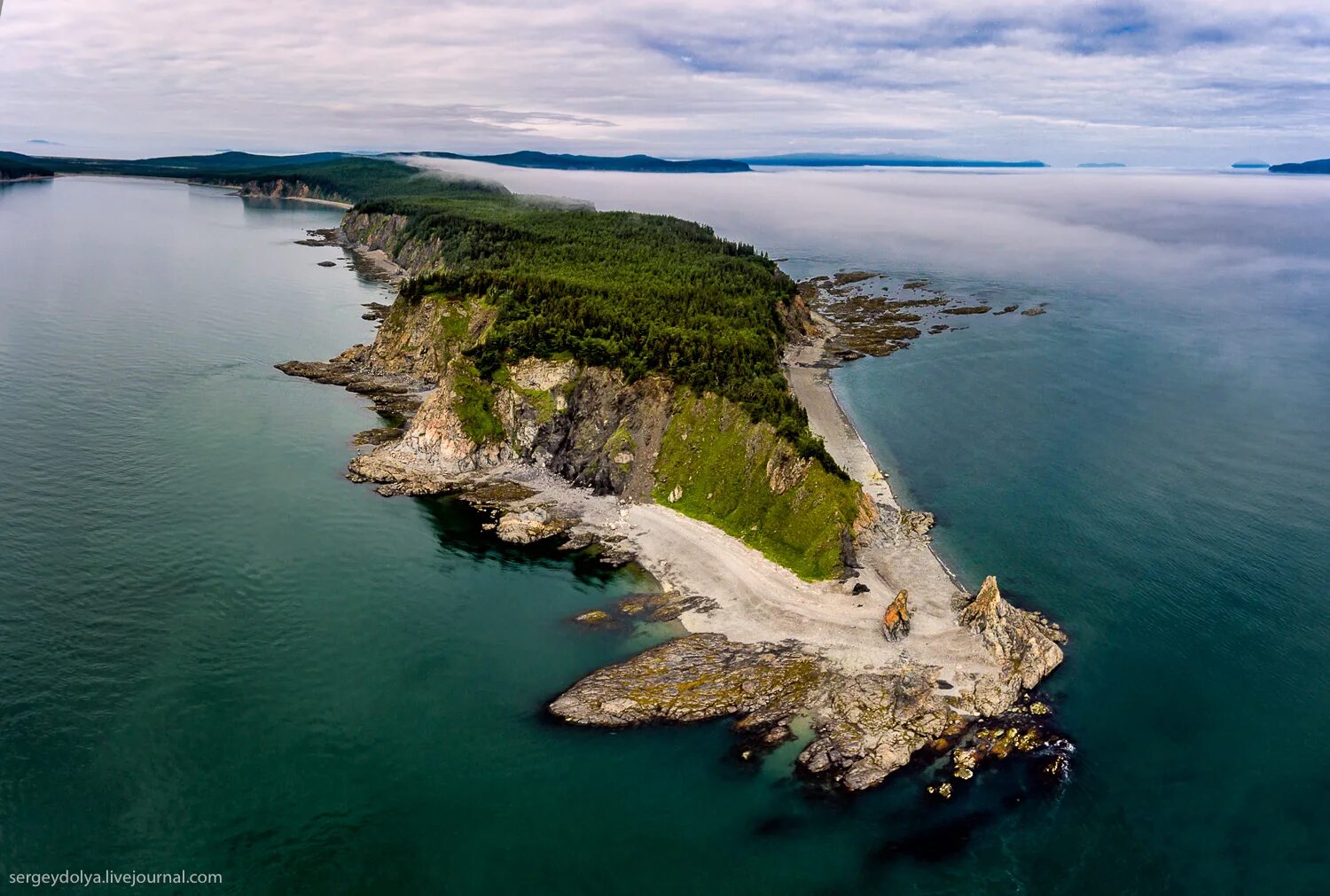 Большой остров туру. Шантарские острова Охотское море. Мыс Радужный Шантарские острова. Шантары Шантарские острова. Шантарские острова Хабаровский край.