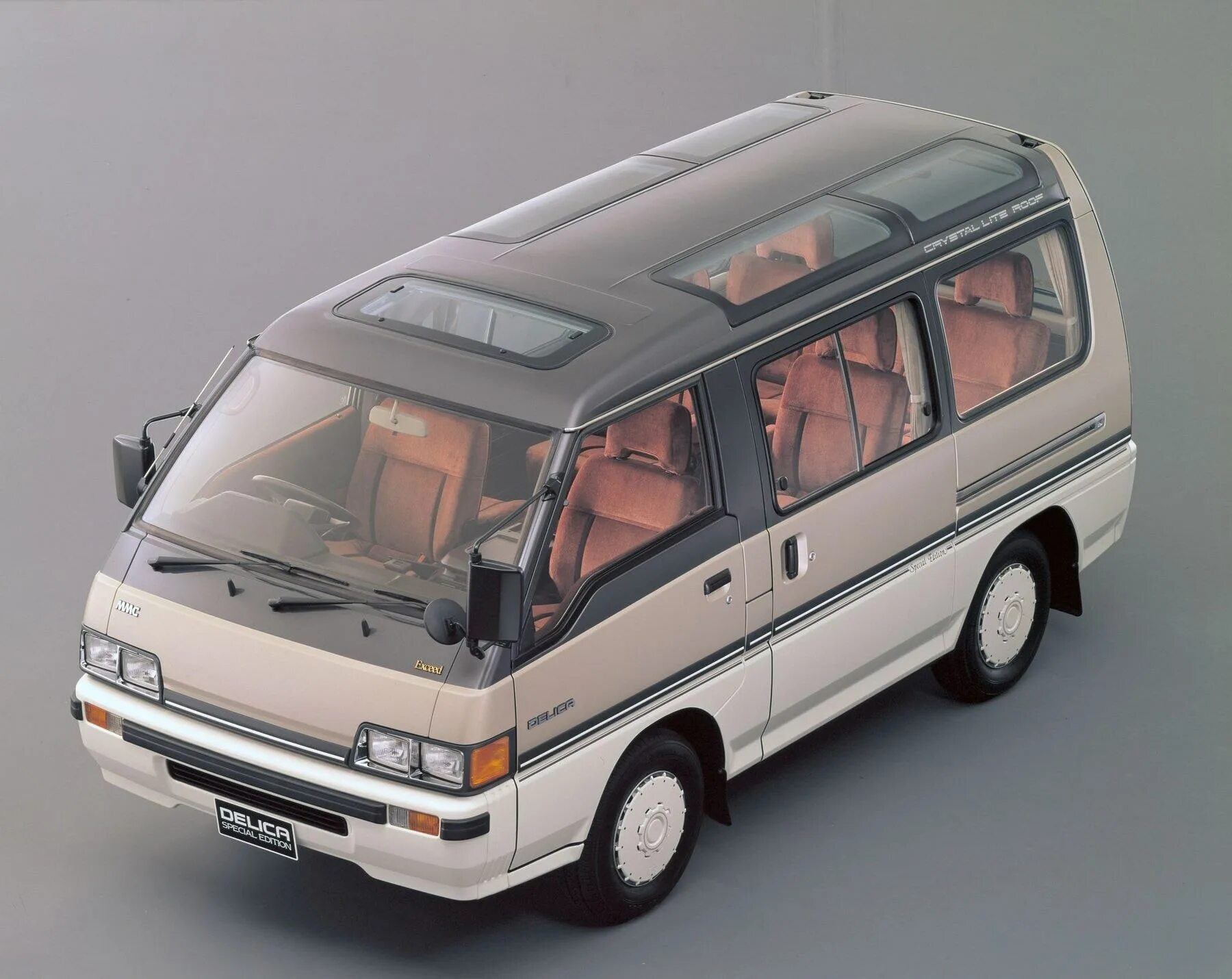 Delica 3. Mitsubishi Delica 3 поколение. Mitsubishi Delica 1986. Mitsubishi Delica 4 поколение. Митсубиси л300 минивэн.