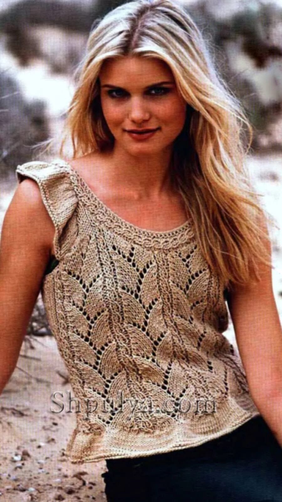 Майка крючком. Вязаные летние кофточки. Вязаная футболка. Летний топ спицами. Топ связанный спицами.