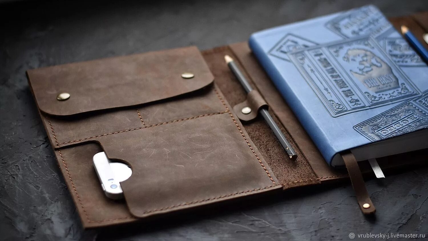 Блокнот для работы. Блокнот из кожи. Красивые ежедневники для женщин. Кожаный блокнот на кольцах. Замшевый ежедневник.