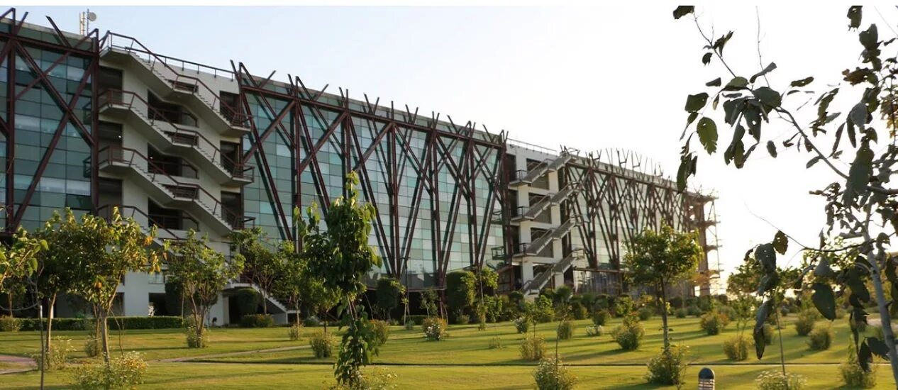 Global university. Jindal university. o.p. jindal global. o p jindal.global вики. райпур джиндал стил.