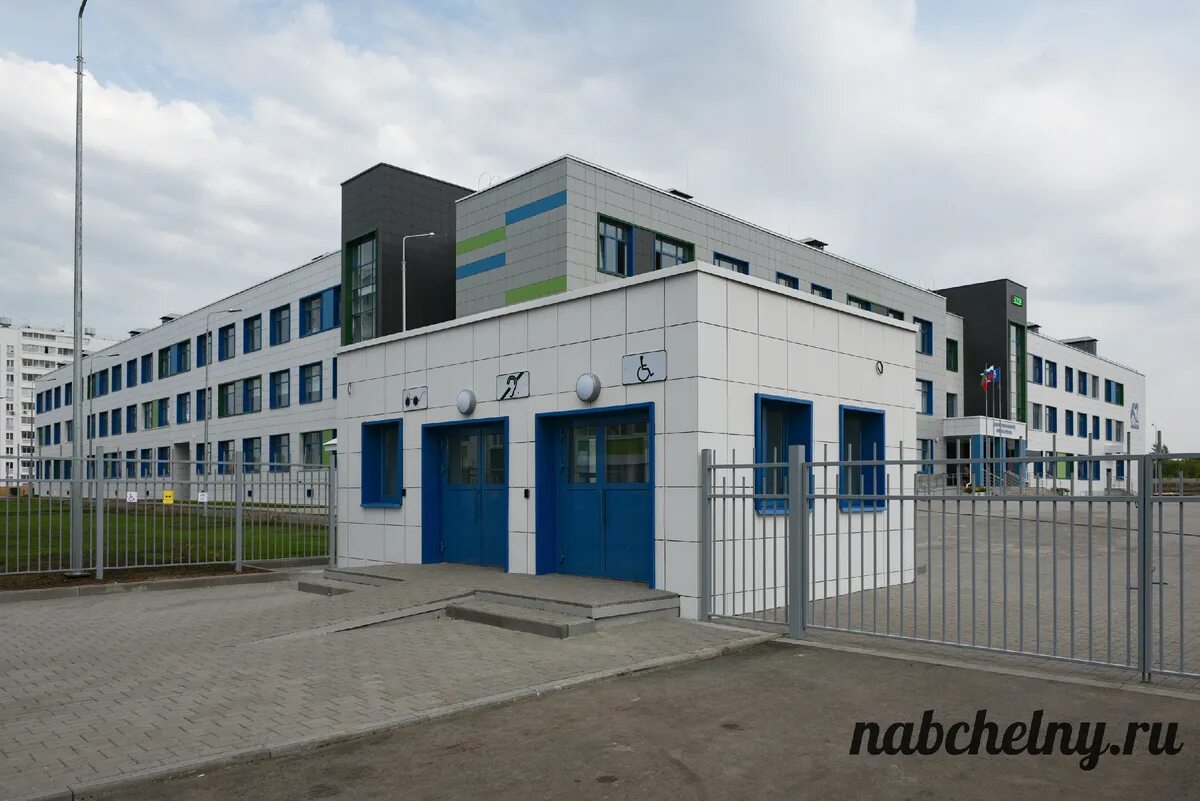 Школы в городе набережные челны. 62 школа набережные челны. центр образования 62 набережные челны. школа 16 набережные челны. 42 школа набережные челны.