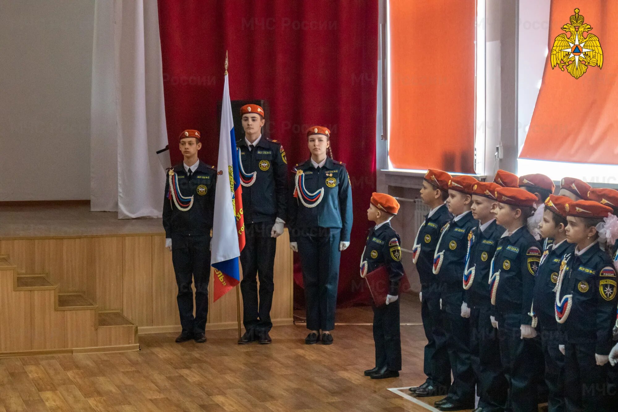 Посвящение в кадеты 5 класс. 52 школа барнаул кадеты. 52 школа барнаул кадетский корпус. барнаул школа 52 кадетская школа. кадеты мчс барнаул.