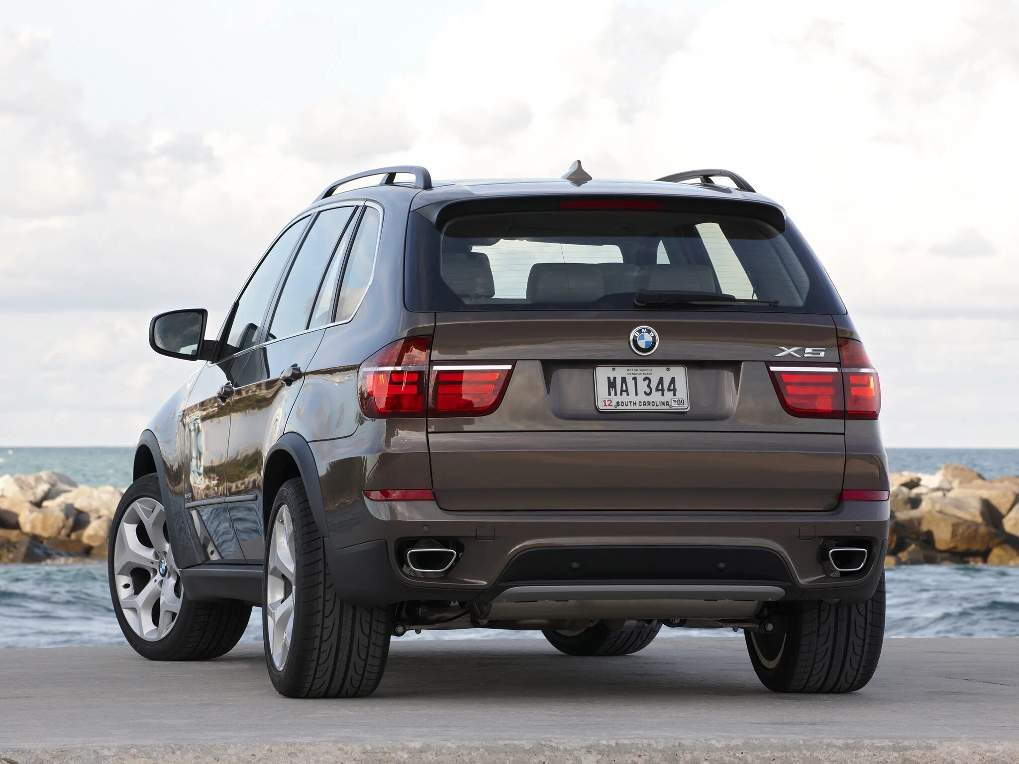 Купить х5 е70 3.0 дизель. BMW x5 e70. BMW x5 2011. BMW x5 e70 2010. BMW x5m 2011.