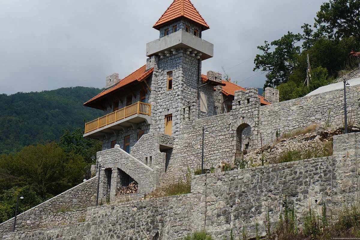 Замок принца абхазия