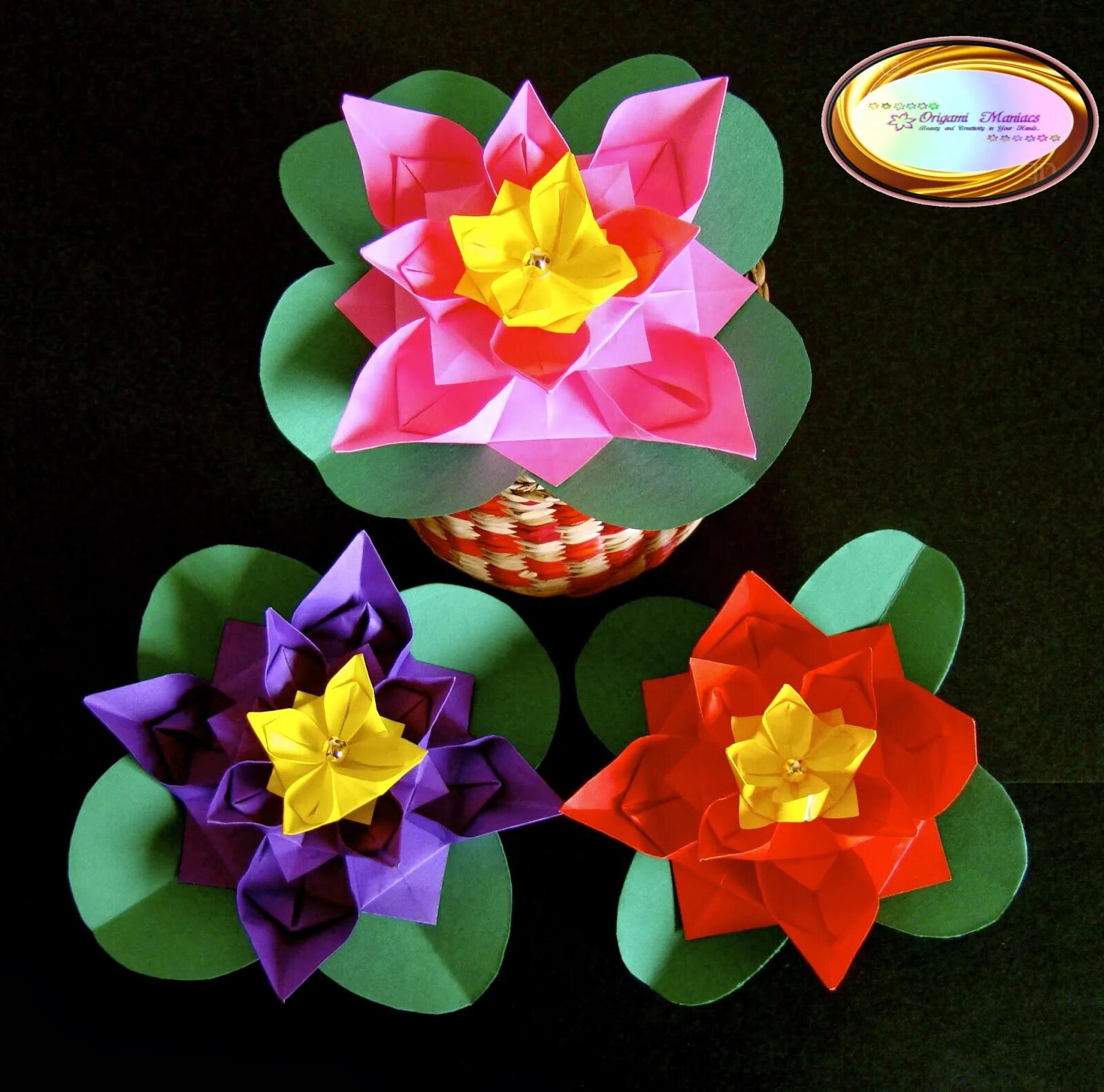 Оригами цветок. Поделка оригами цветок. Оригами подарок цветы.