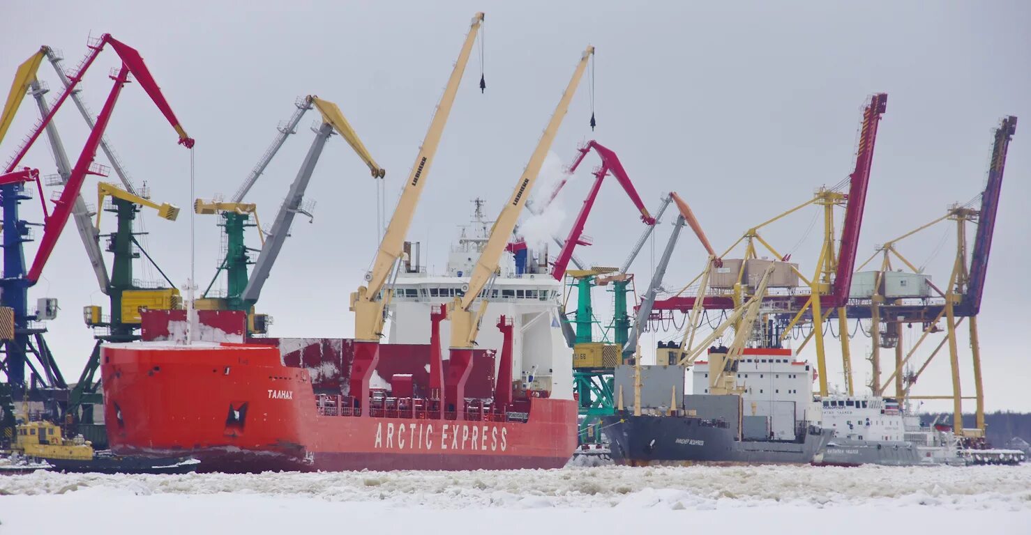 Талнах судно. Талнах судно. Норильский никель корабль мурманск. Теплоход 936 проекта. Судно талнах норильский никель.