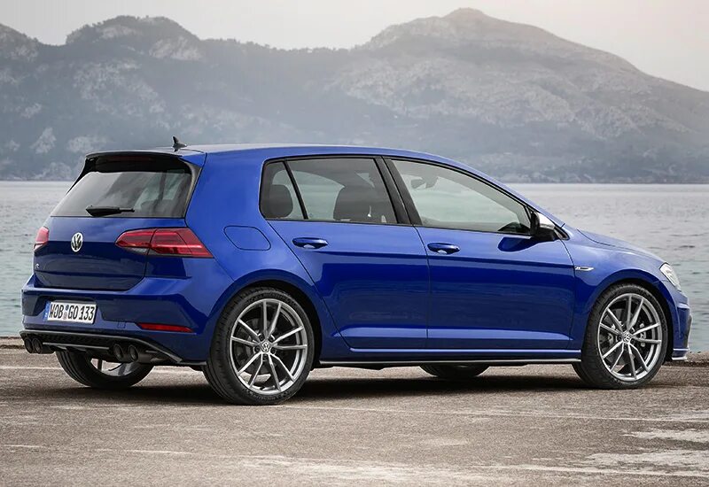 Vw golf mk7. Golf 7 r. Фольксваген гольф р 7. 7. 5 r-line.