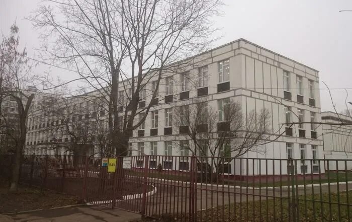 Школа ммш в перово. Школа 1310. Перовское 2 школа. Школа перовская улица 2072. 412 школа петергоф.