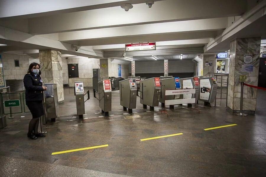 Открыт ли вб. Станция метро площадь Ленина Волгоград. Метро площадь Ленина 2020 год. Новосибирский метрополитен новости. Во сколько закрывается метро площадь Ленина 2022.