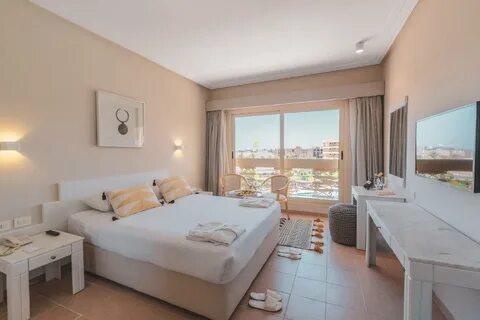 Aqua hotel 4