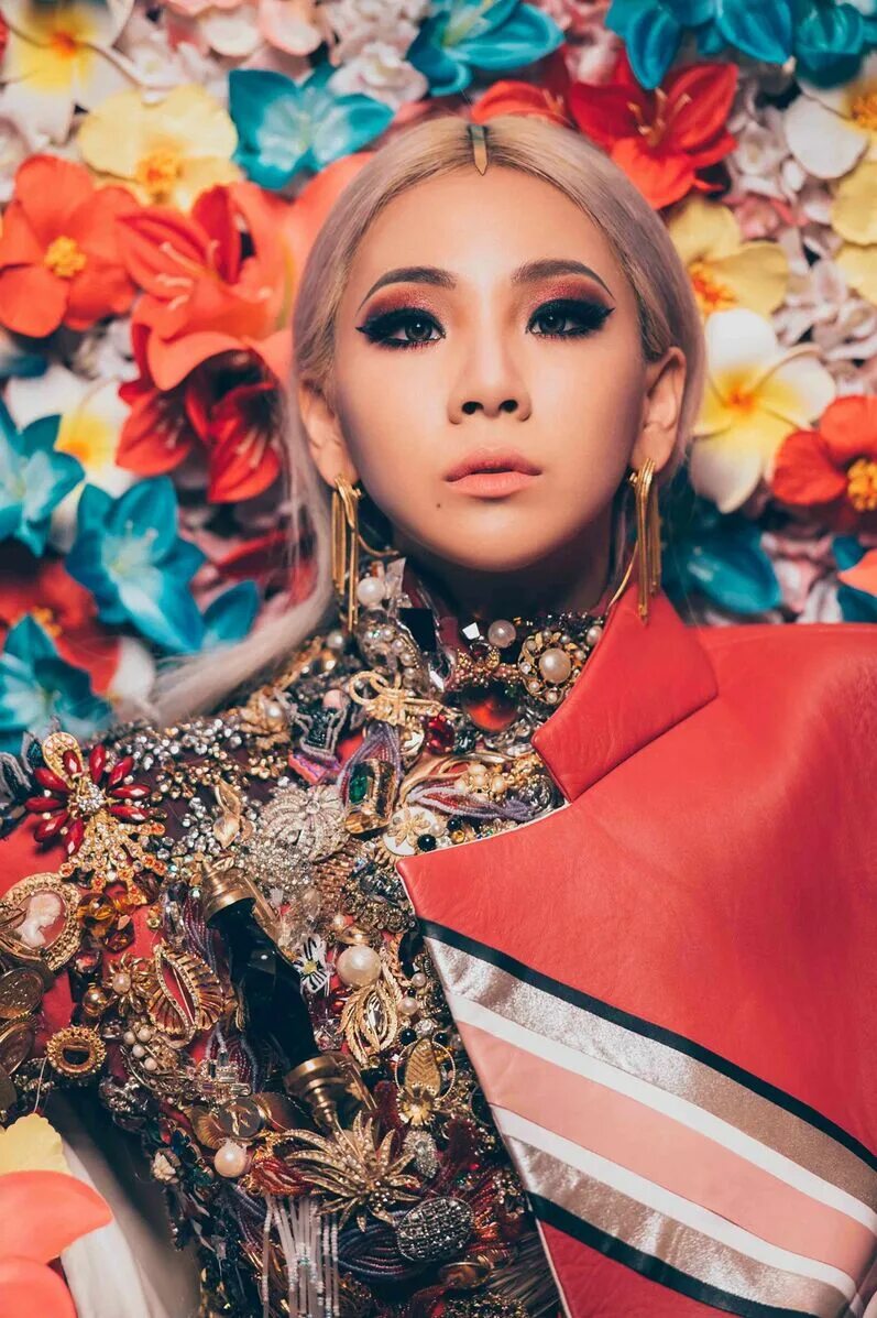 Cl hello. CL 2ne1. Ли Черин. 2ne1 CL 2019. Сиэль 2ne1.