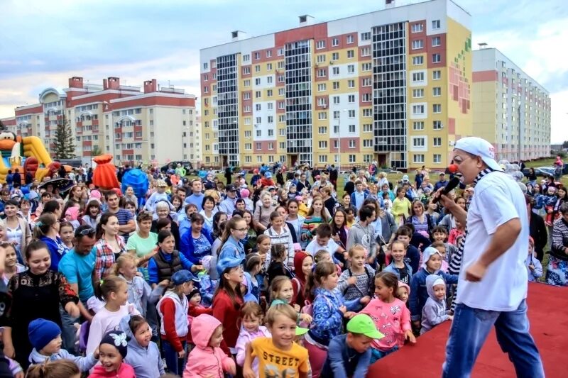 28 июнь 2013. День города Чебоксары. Жители Чебоксар. Уличный праздник. Богданка Чебоксары.