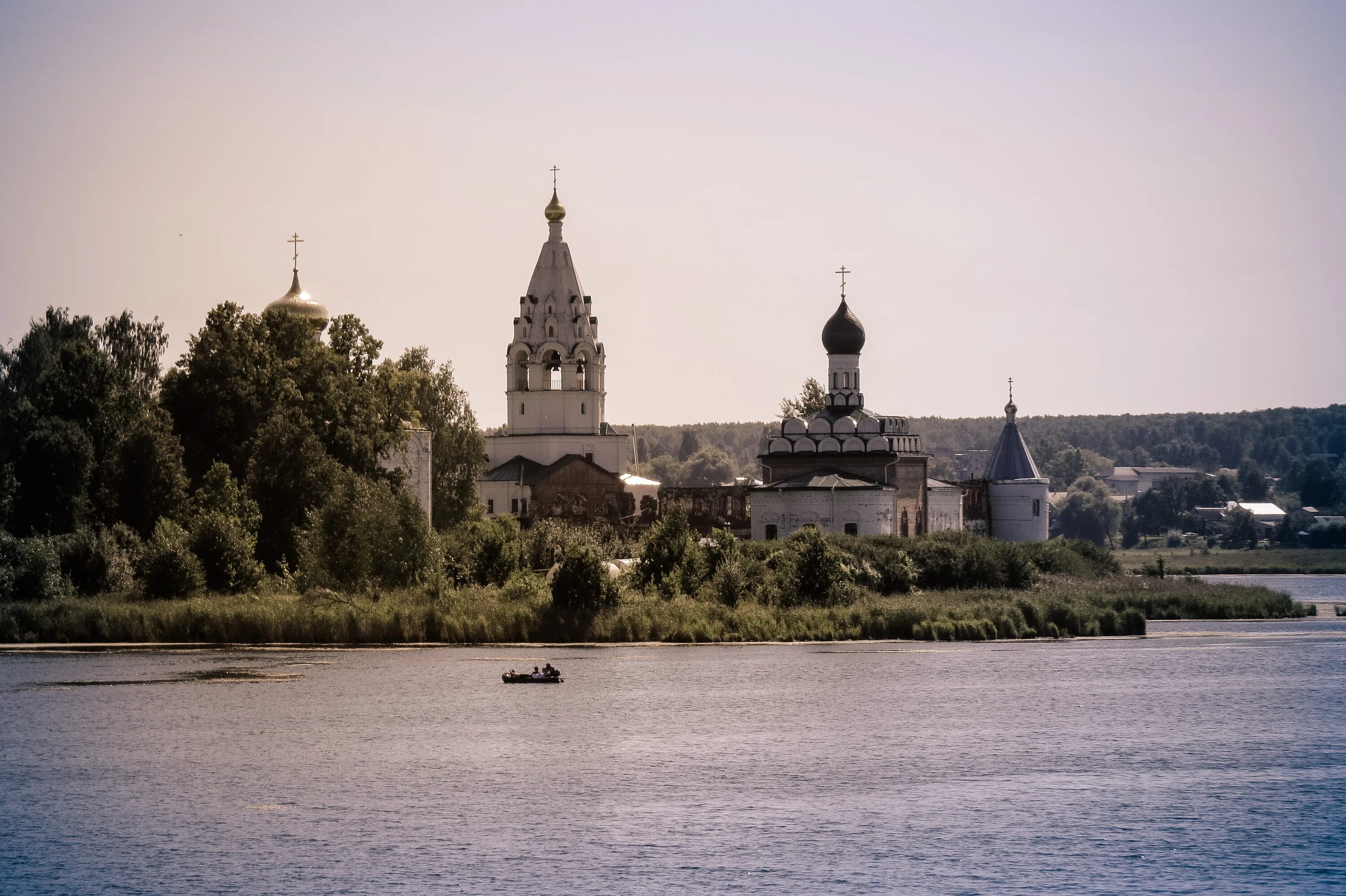 Свято троицкий нижегородская область. Троицкий Островоезерский монастырь. Свято Троицкий Островоезерский монастырь Нижегородская область. Островоезерский монастырь в Ворсме. Троицкий Островоезерский монастырь в Ворсме.