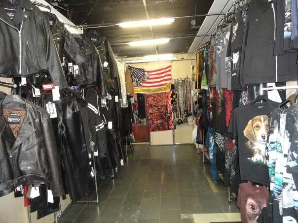 рокерский магазин на вднх. магазин рок-атрибутики «давай! давай!» 2020. дивизион нижний новгород. рок арсенал магазин рок атрибутики. рок одежда москва.