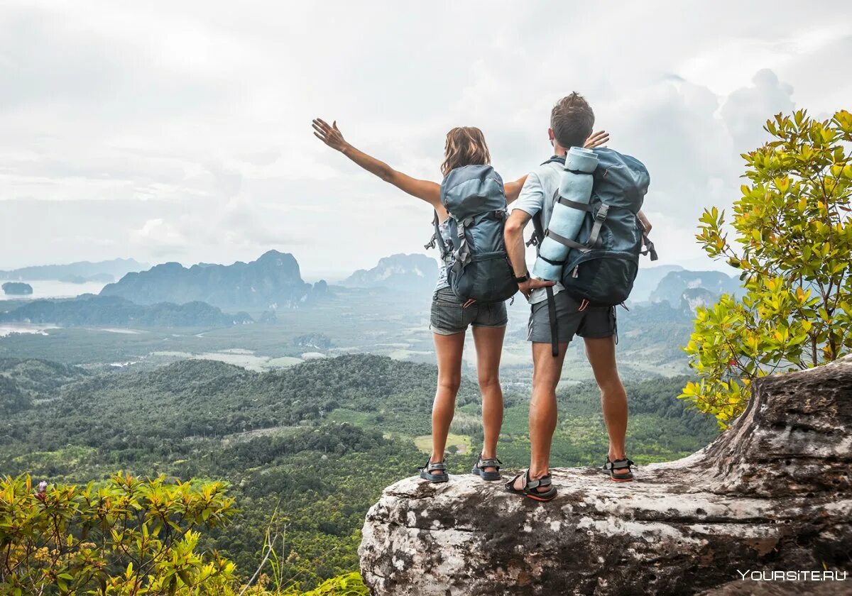 Путешествия по горам jpeg формате. Больше чем путешествие. Summer Hiking. Парень и девушка путешествуют фото с телефона.