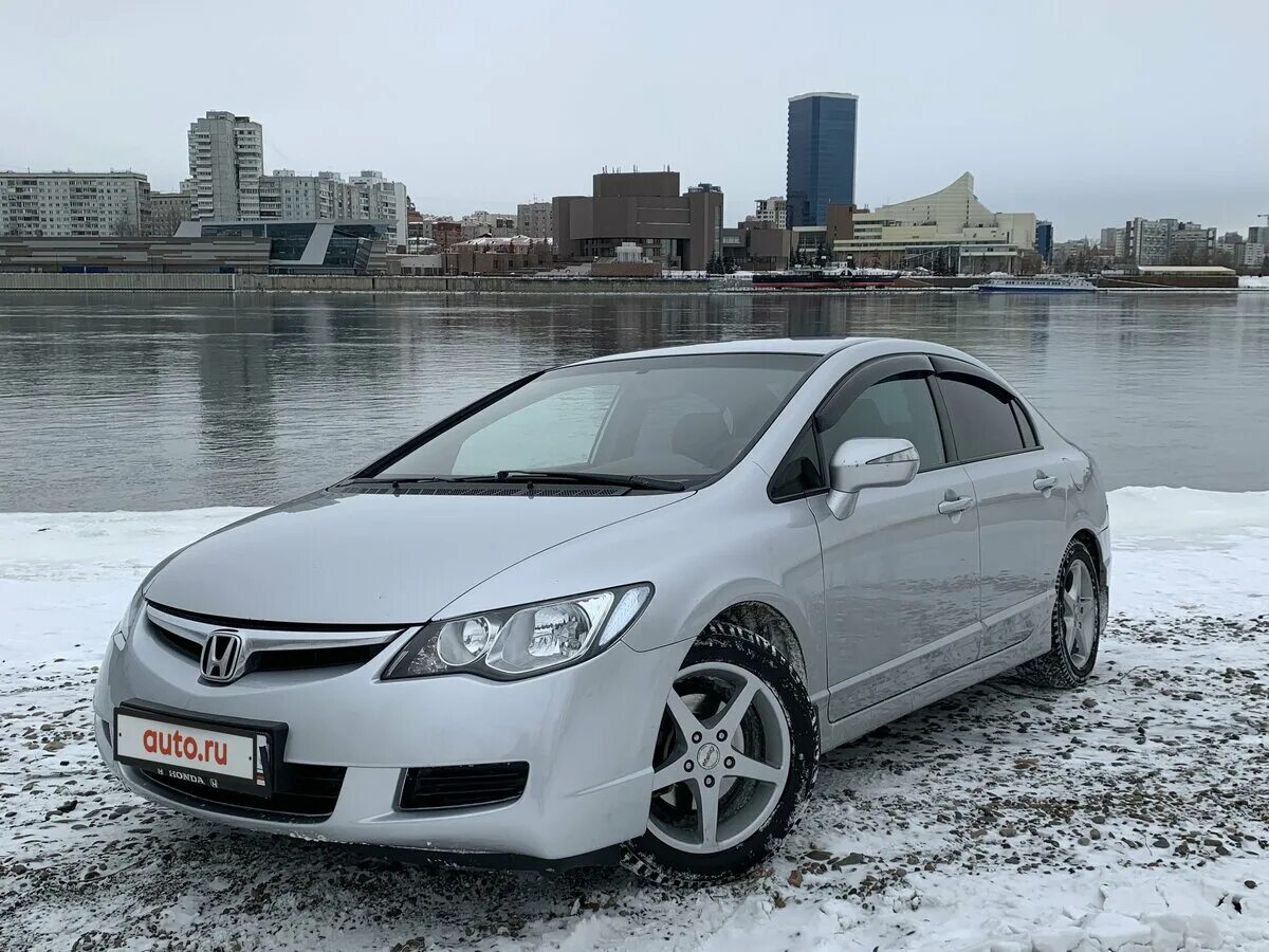 Honda Civic 2008 серебристый. Хонда Цивик 2008 лучок бак. Хонда Цивик 2008 Гарлавин лучок. Хонда Цивик 8 седан серебристый тюнинг.