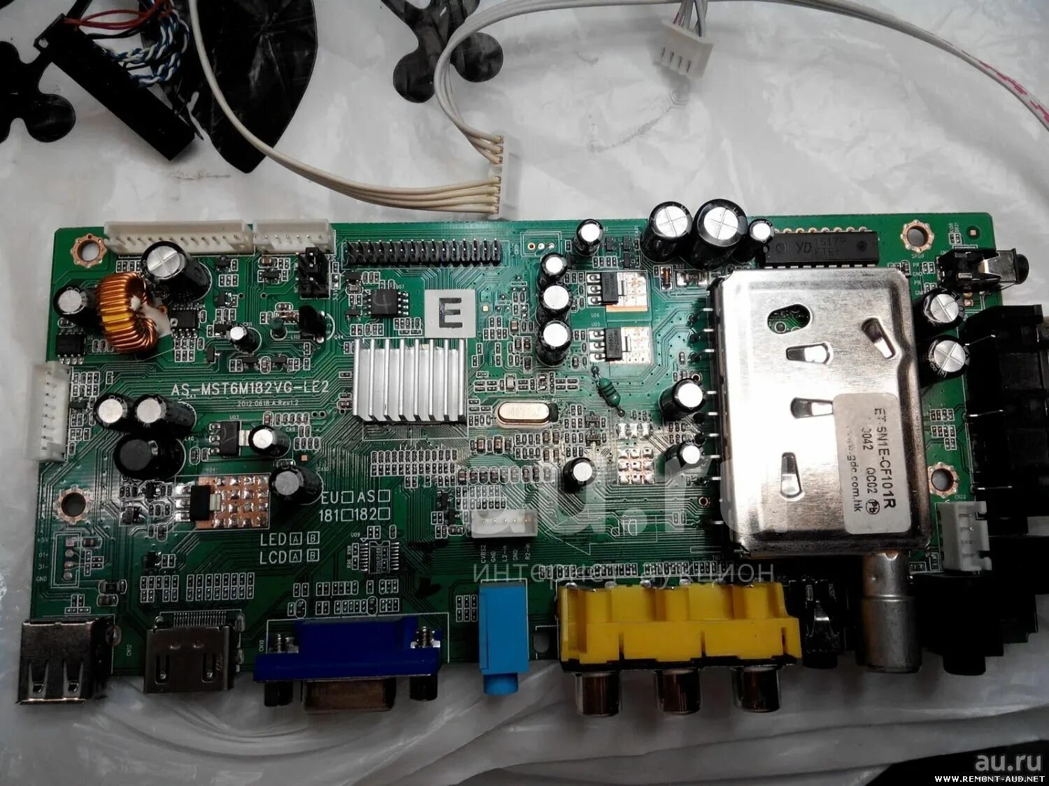 Rolsen rl 39e1004ft2c подсветка. Кабель samsung vg-socr15. Mst6m182vg-t9b. Eeprom платы управления pwb. 1.