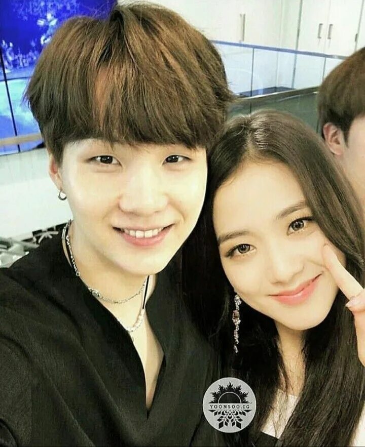 Джису и дженни и чонгук. Jisoo and jungkook. Чонгук и джису. Джису и чонгук чб. Чонгук и джису.