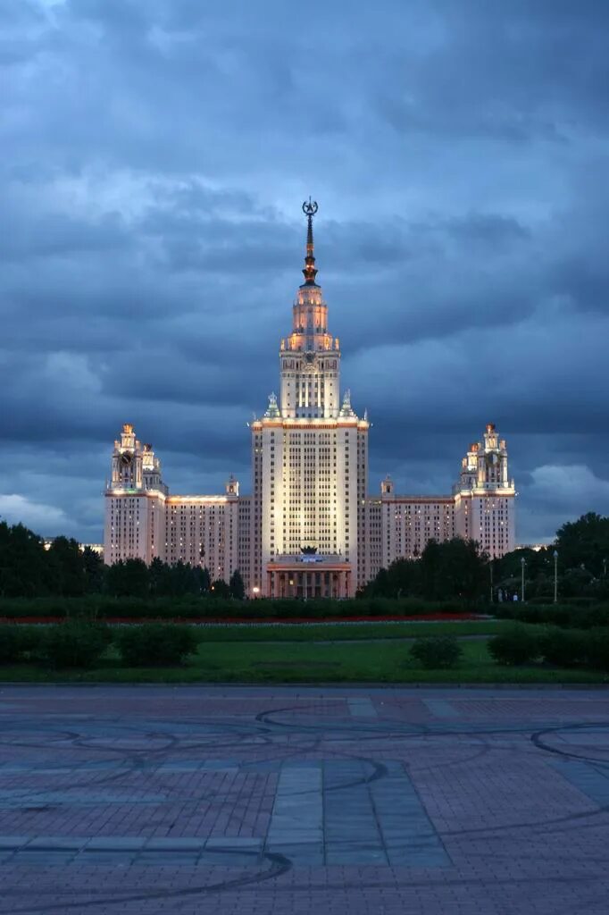 Покажи мгу. МГУ Воробьевы горы. Здание Московского университета на Воробьевых горах. Москва Воробьевы горы МГУ Ломоносов. Воробьевы горы постройка МГУ.