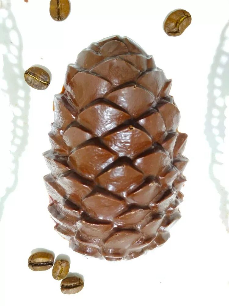 Конфеты шишка. Конфеты шишки в шоколаде. Сибирский кедр сосновая шишка в темном шоколаде. Конфеты сосновая шишка в шоколаде. Территория тайги конфеты сосновая шишка.