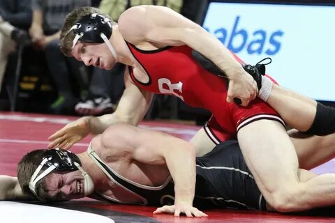 Finished by pin: Wrestling photoset 167.