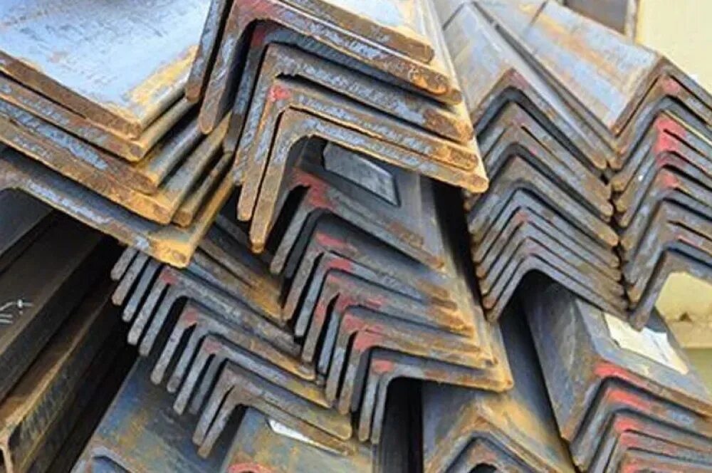 Уголок 125х125-8 ст3пс. Уголок горячекатаный 100х100х7. Уголок нержавеющий аиси 304. L=800 мм. Уголок гнутый неравнополочный 110х70х8.