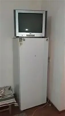 Холодильник samsung с телевизором. Продать холодильник телевизор. Телевизор на холодильнике в кухне. Продать холодильник телевизор. Отдам даром бытовую технику.