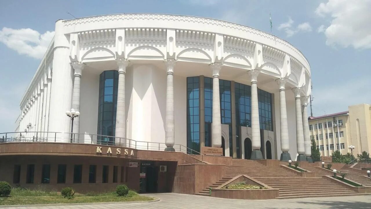 Щусев театр в ташкенте. Габт имени а. Театр навои в ташкенте. Большой театр им. Музыкально-драматический театр имени мукими в ташкенте.