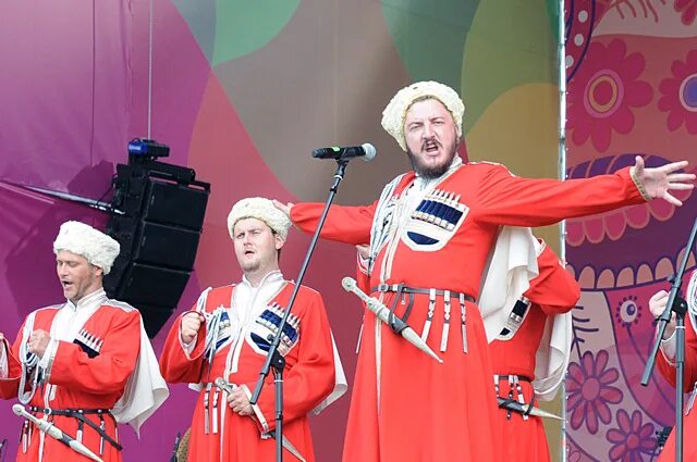 солистки кубанского казачьего хора. солисты казачьего хора. солисты казачьего хора. группа кубанский казачий хор. захарченко кубанский казачий хор солисты.