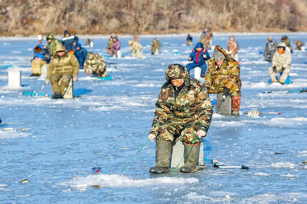 рыбак зимой