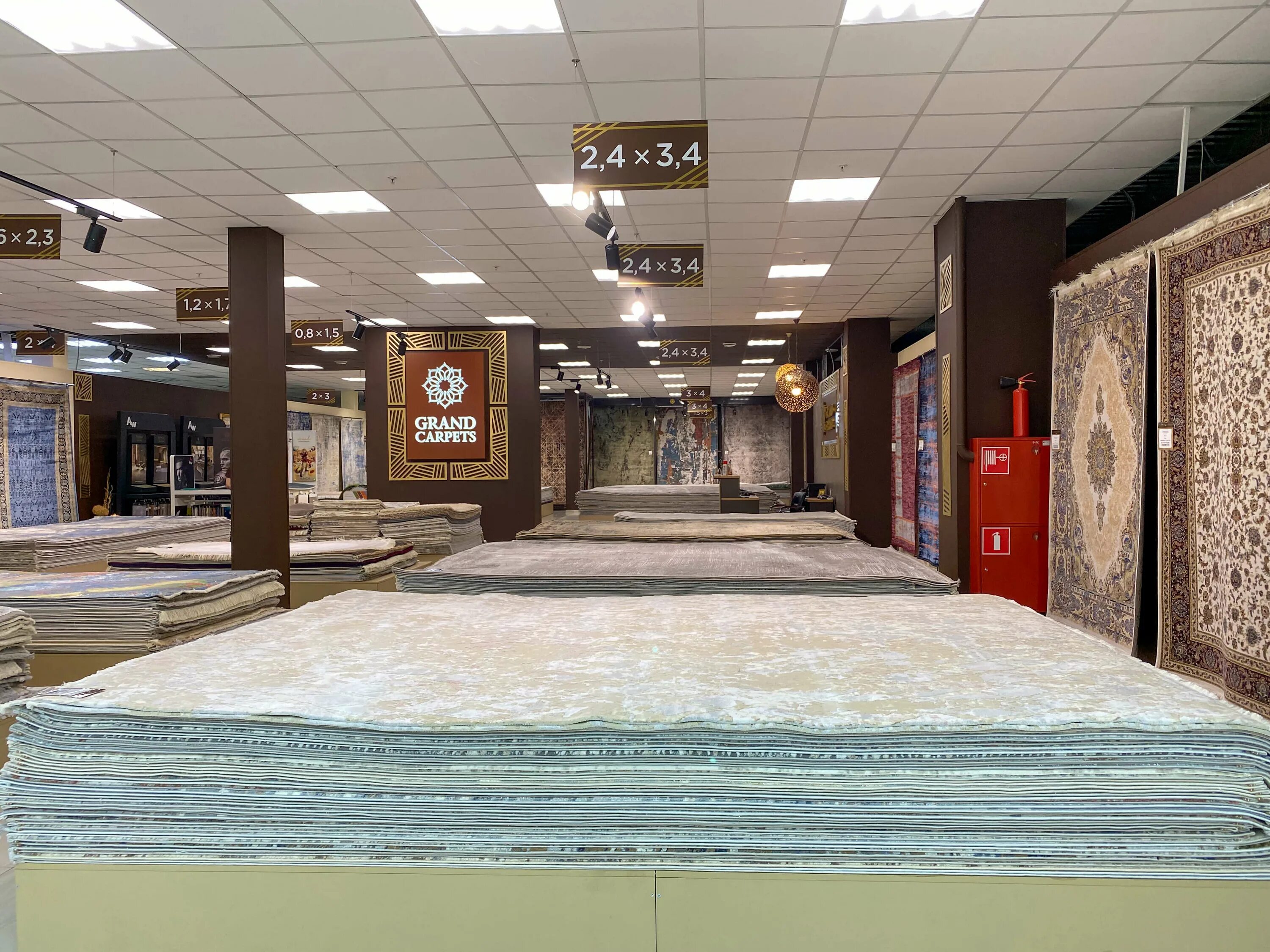 Коврик из шнура гранд. Гранд ковров каталог. Красноярск улица 9 мая 79 салон ковров grand carpets. Grand carpets калейдоскоп. Кружевной ковер.