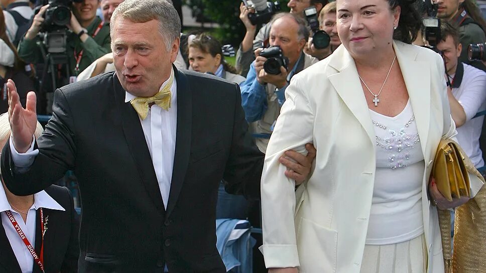Жены жириновский биография семья Жена и дети Владимира Жириновского: как живут и чем занимается семья прославленн