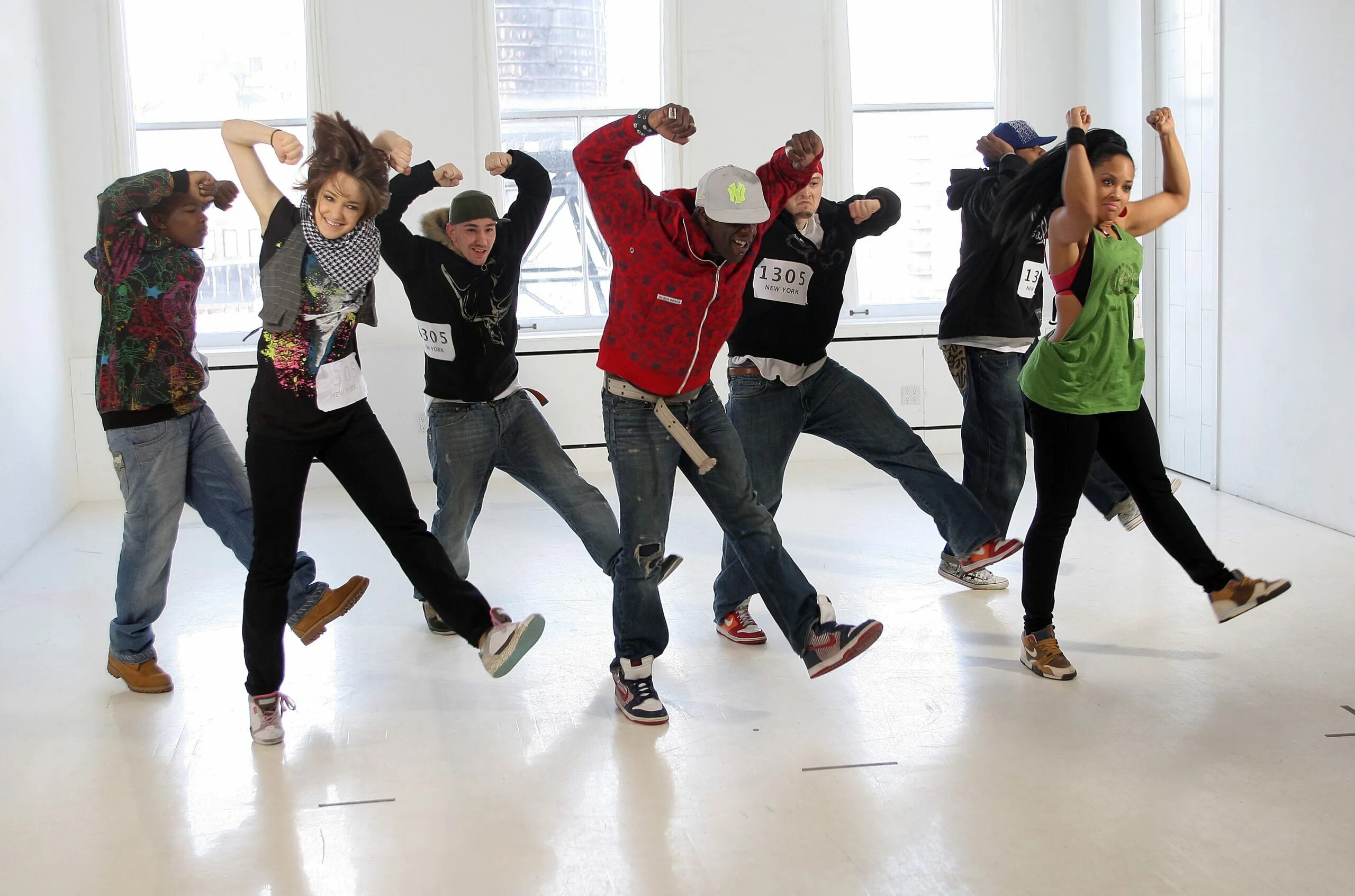 Танцевальная группа. Танцор вог. Уличные танцы. Современные танцы. Контемпорари партер.