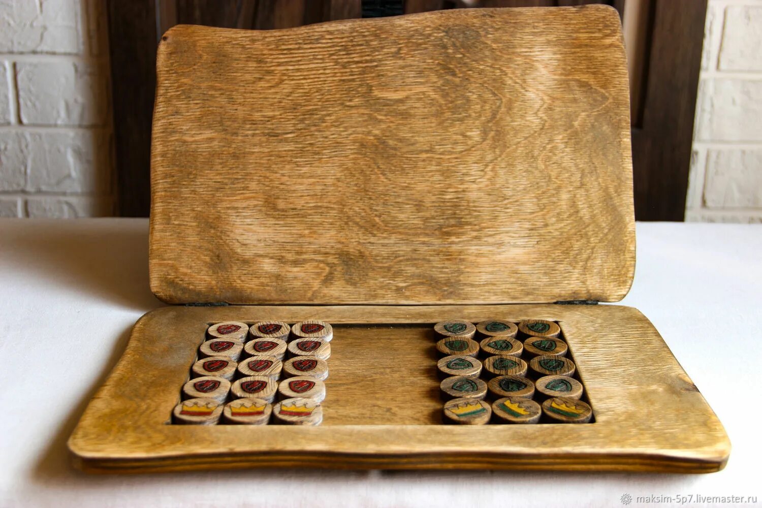 Необычные шашки. Нарды шахматы ручной работы. Нарды черный дельфин. Шашки ручной работы. Шашки из нард.