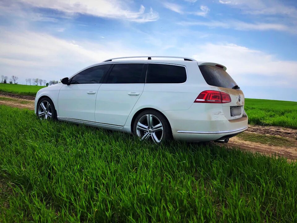 Купить универсал оренбург. Пассат б6 универсал белый. Volkswagen b7 универсал. Фольксваген б6 универсал белый. Passat b7 универсал.