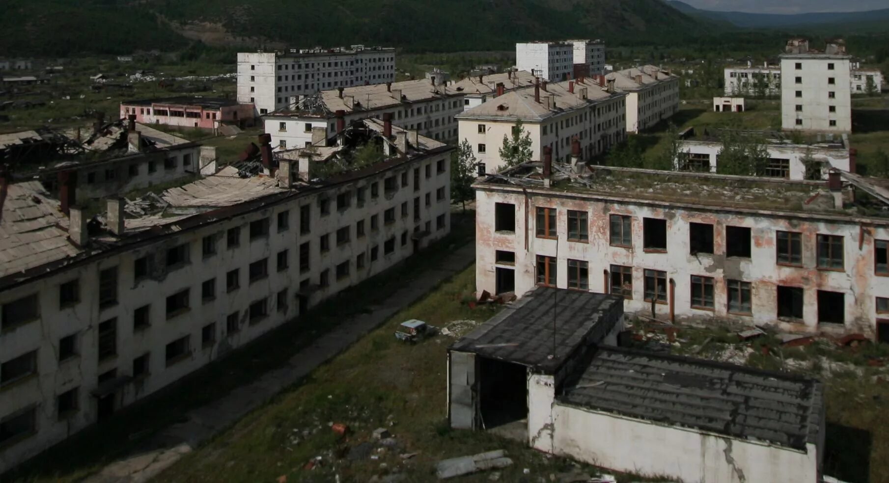 Таежный город. Города призраки на колыме. Поселок кадыкчан, магаданская область. Мертвый город кадыкчан. Кадыкчан город-призрак.